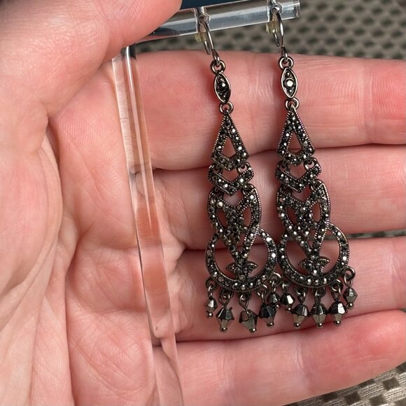 Vintage Monet Marcasite Inlay Chandelier Dangle Earrings in Gun Metal - Picture 5 of 7